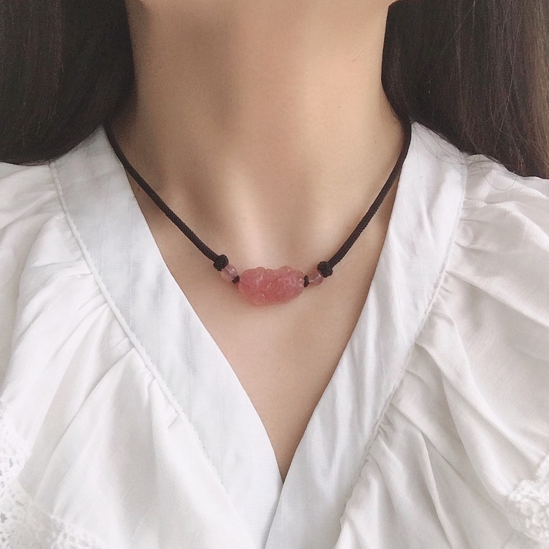 草莓晶貔貅女项链招财招桃花水晶锁骨链ins风小众森系饰品黑曜石