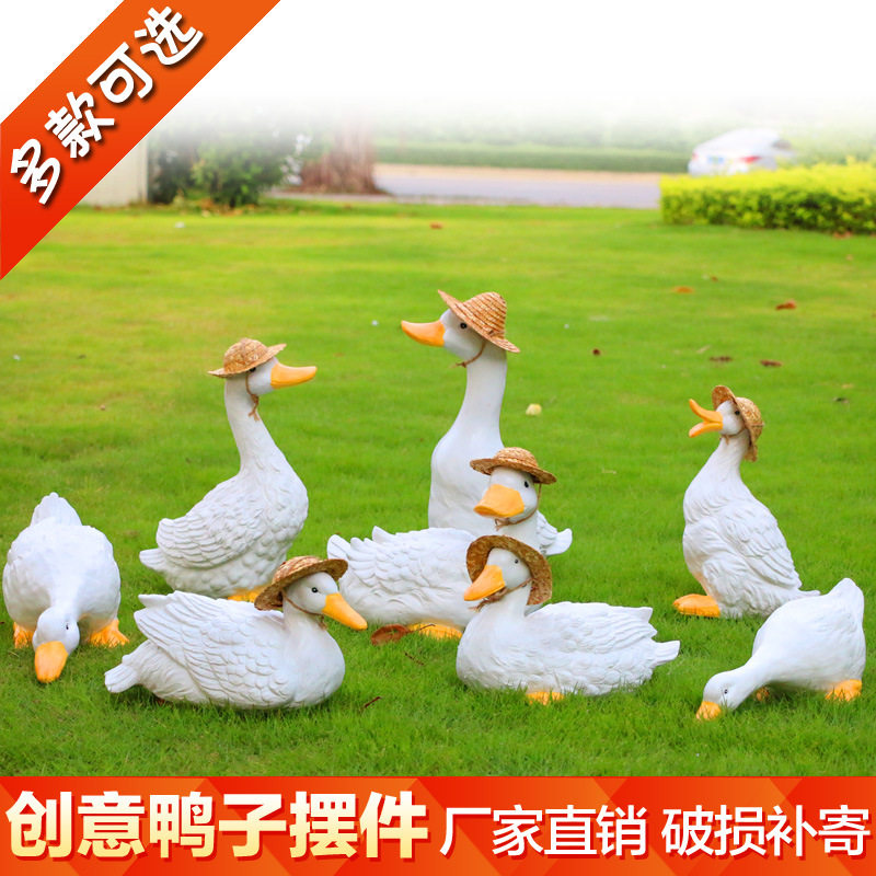 创意仿真鸭子摆件 树脂别墅公园林小动物雕塑 户外花园庭院装饰品