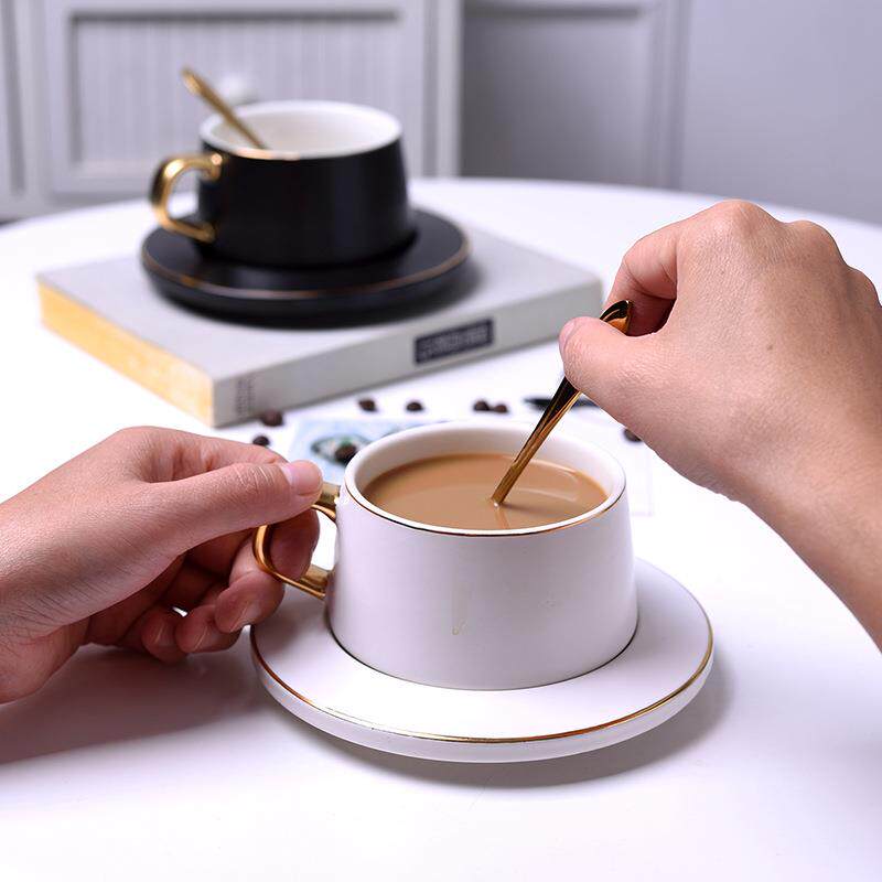 简约黑白陶瓷杯子拿铁咖啡杯碟时尚马克杯下午茶牛奶杯套装