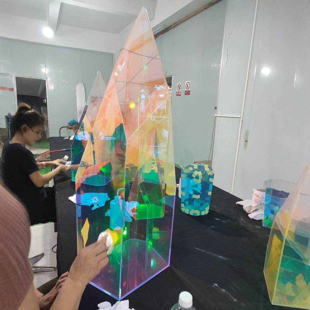 售楼处摆件炫彩亚克力雕塑过道旋转楼梯走廊尽头电梯口装饰艺术品