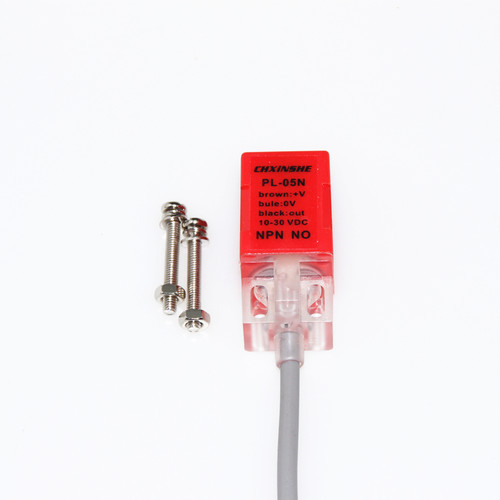 方形接近开关PL-05N限位开关传感器 金属感应开关三线NPN24V常开