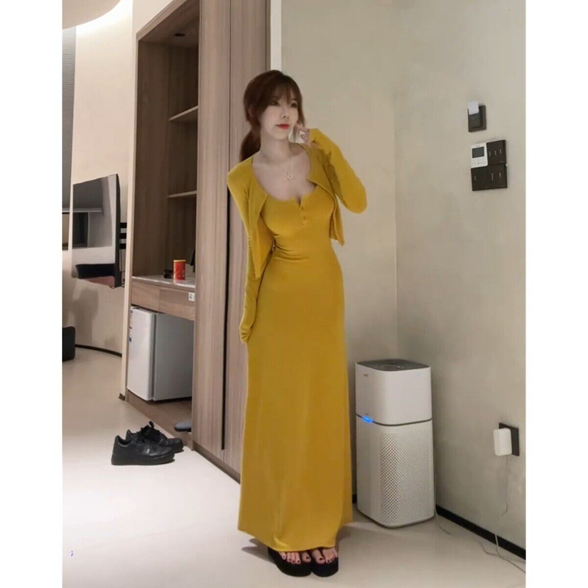 韩系巨好看穿搭一整套2026新款黄色针织连衣裙女春季长裙两件套装