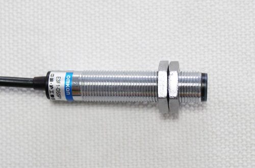 沪工红外线漫反射24V12V36V光电开关感应传感器E3F1-DS10C4B2P1P2