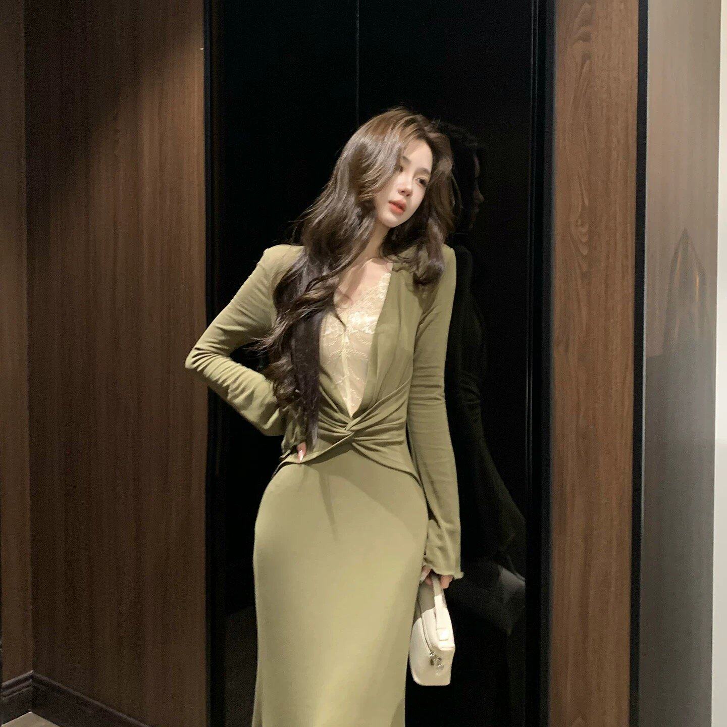 木子李的李 温婉性感深V蕾丝拼接长袖针织连衣裙收腰鱼尾长裙秋季
