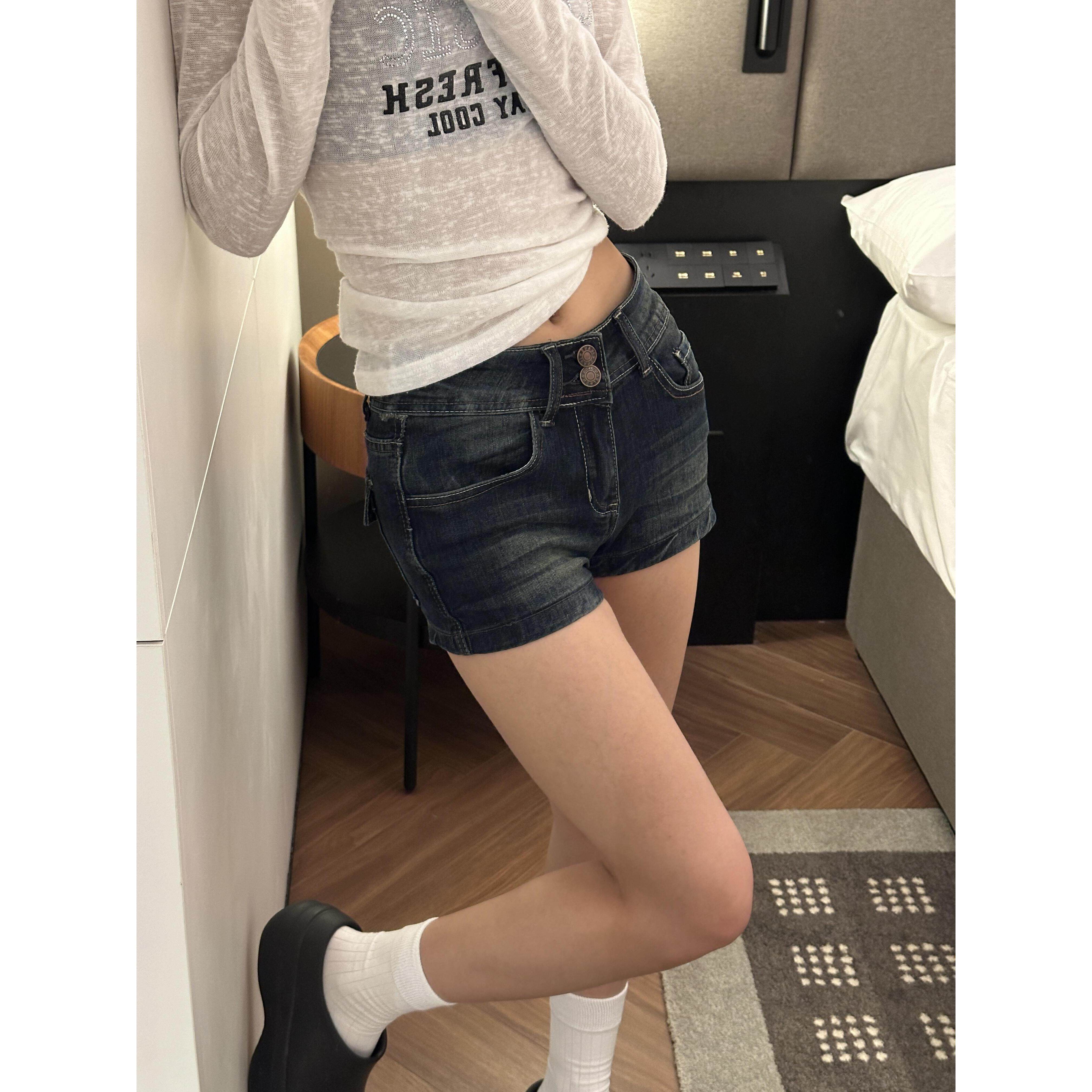 美式辣妹低腰丰胯牛仔短裤女2026夏季新款复古百搭a字包臀热裤子