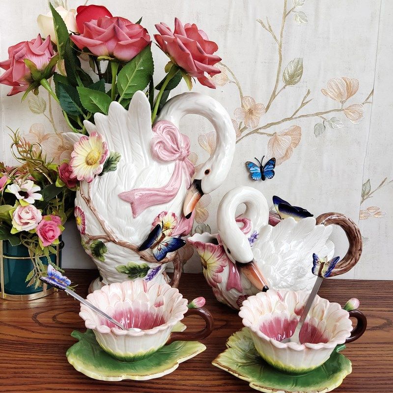 欧式纯手绘陶瓷天鹅大花瓶干花花瓶卧室床头装饰品客厅餐桌摆件