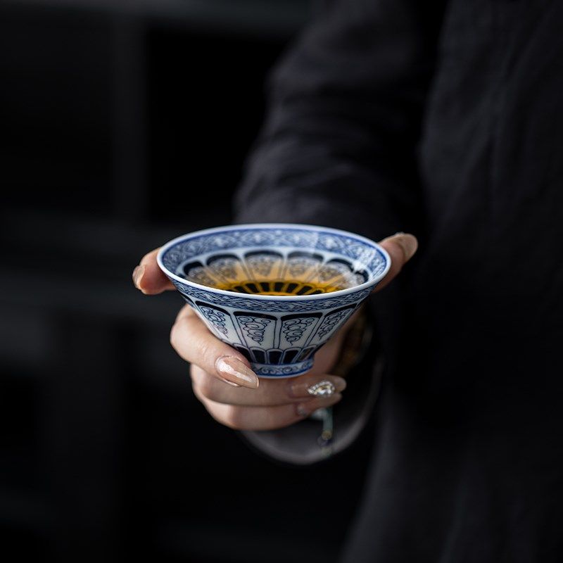 叶屿 卷草纹斗笠杯陶瓷主人杯复古青花功夫茶具大号茶杯个人杯