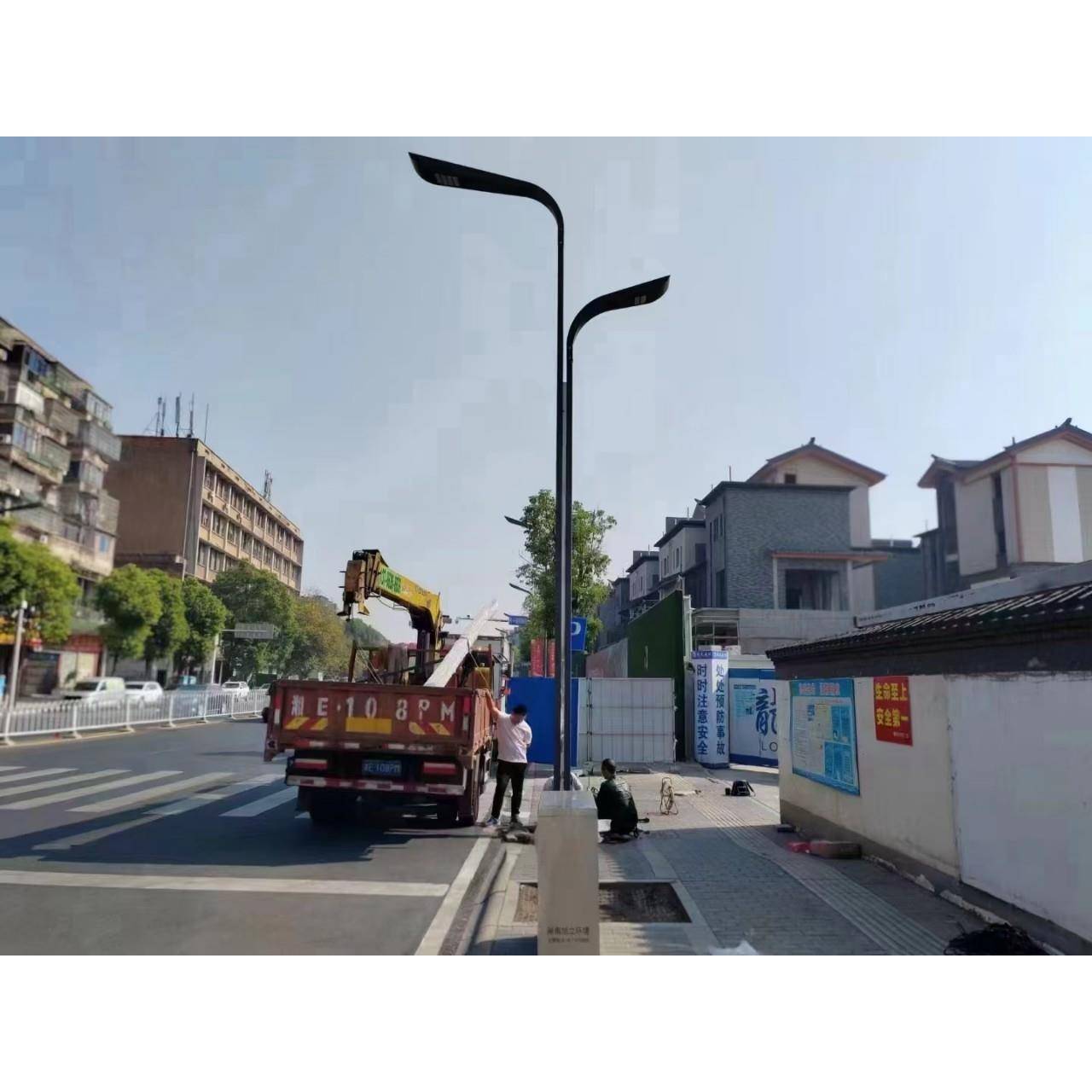 艾乐市电路灯6-12米市政工程路灯杆户外高低双臂模组8米高亮节能