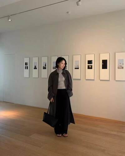 韩国品牌 MONOHA 长款风衣