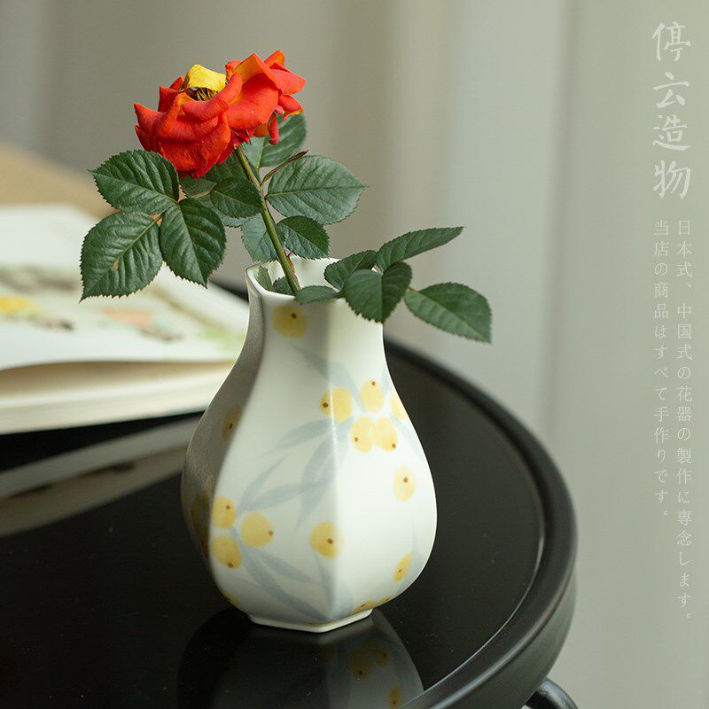 中式手绘枇杷山茶陶瓷花瓶小号迷你六边花尊书房水培插花摆件景德