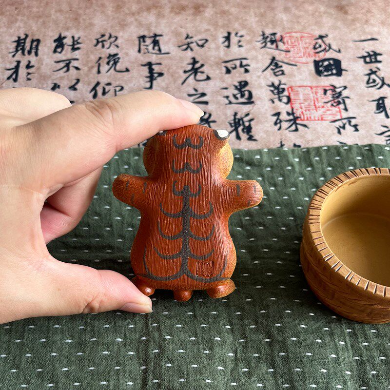 手工紫砂泡澡小老虎茶宠摆件精品可养高端茶玩茶具茶台桌面装饰品