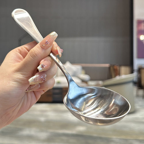这么深的汤勺搭配螺蛳粉更有味!316不锈钢大口喝汤干饭勺子宽柄