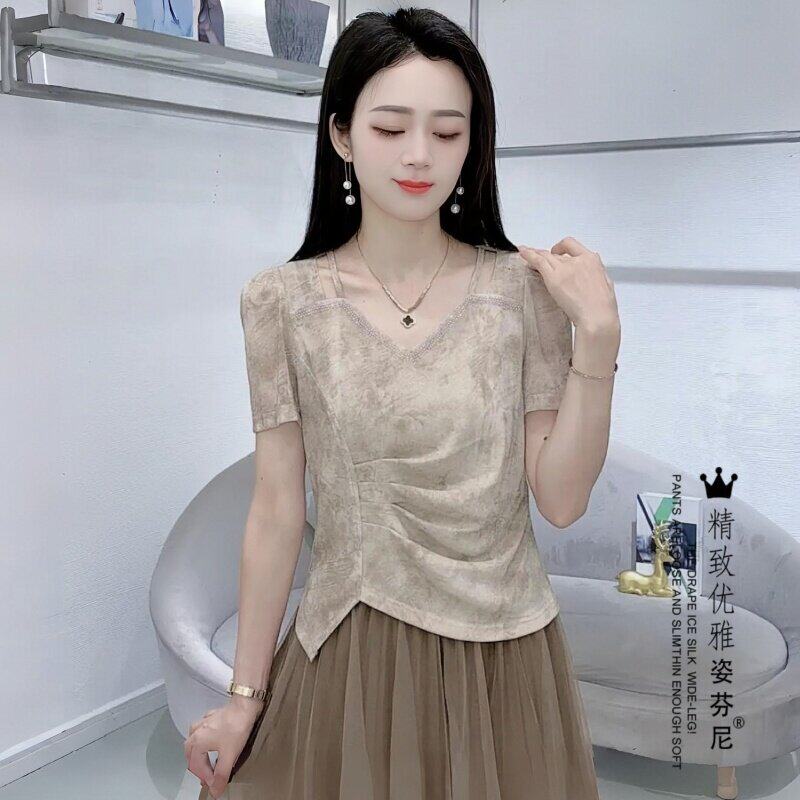 时尚短袖T恤女士夏季新款小个子气质V领别致小衫洋气减龄百搭上衣