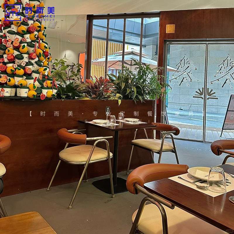 韩式料理店融合西餐厅实木桌椅组合美式主题餐厅不锈钢椅子商用