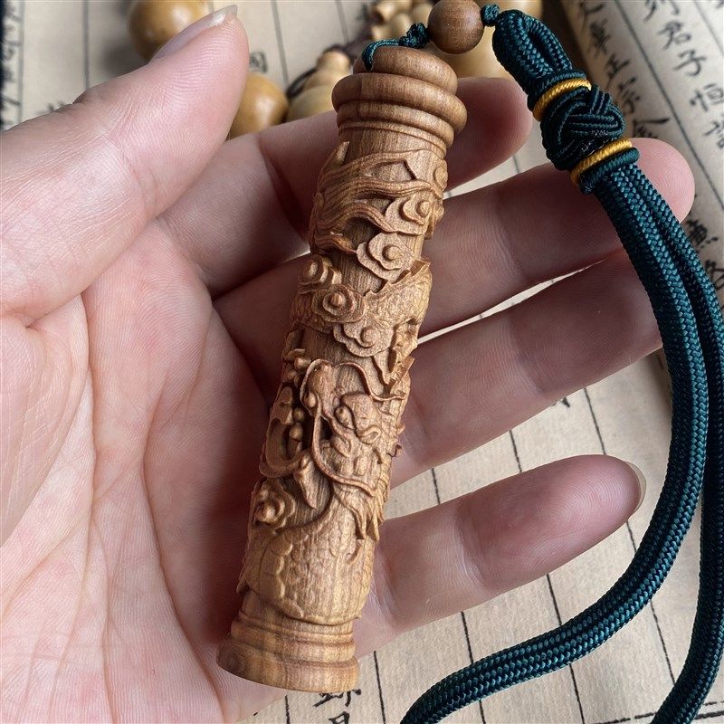 精品澳洲檀香木雕刻工艺实木盘玩把玩挂件文玩礼品盘龙柱手把件