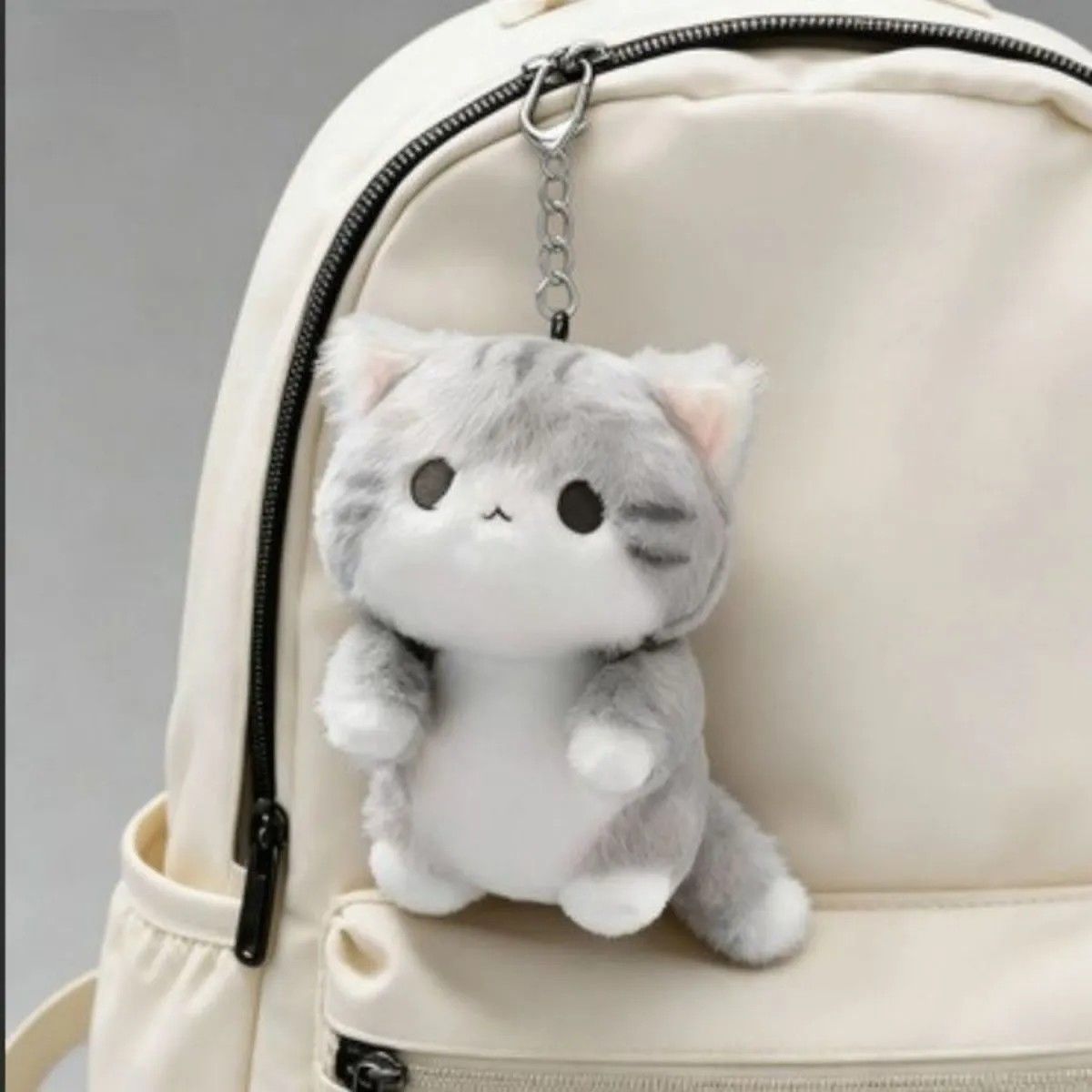 灰色猫咪挂件背书包萌猫
