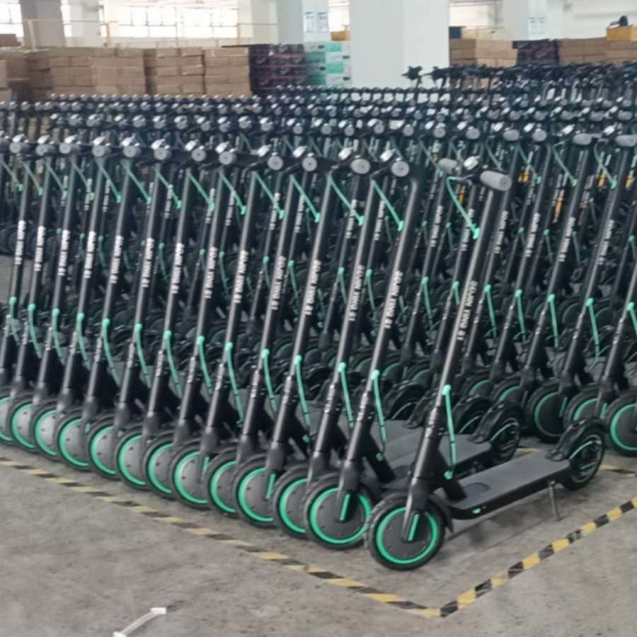 ?厂家 8.5寸M365电动滑板车350w成人折叠滑板车scooter踏板