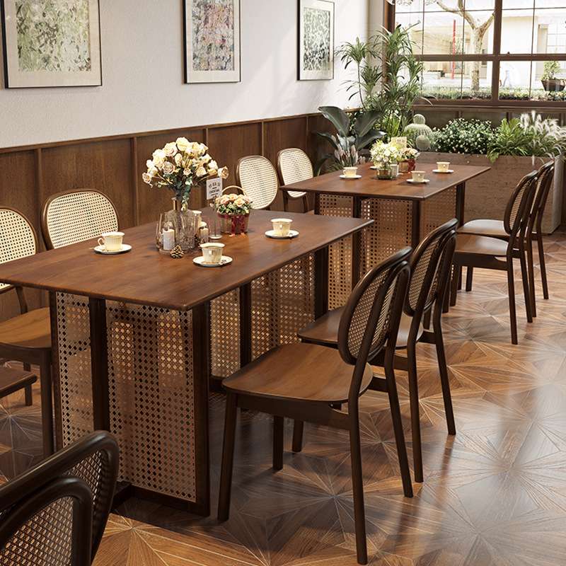 复古西餐厅实木藤编餐桌椅组合中古风餐饮小吃饭店商用餐桌靠背椅