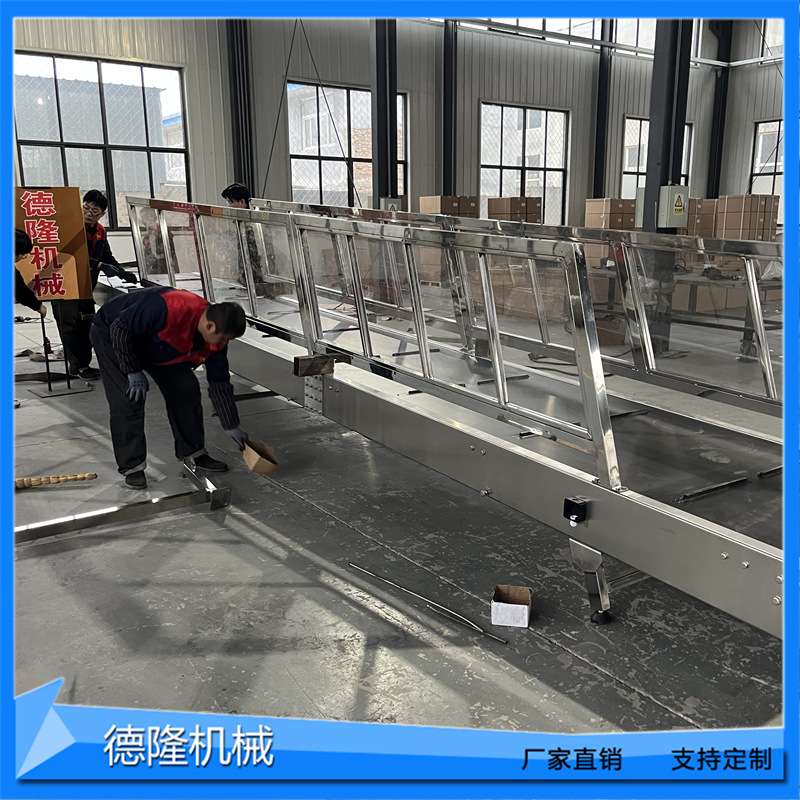 机场行李输送机带护栏安检传送带电动滚筒传动设备行李箱上楼设备