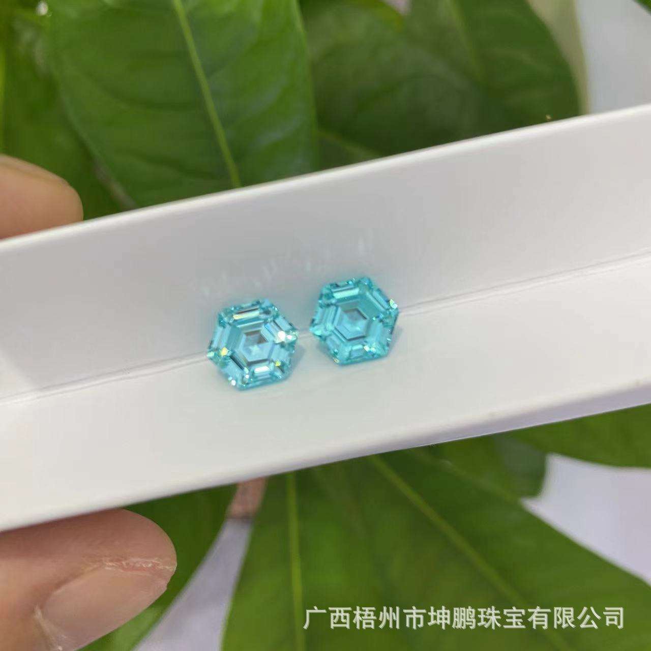 源头厂家霓虹蓝帕拉伊巴碧玺实验室培育蓝宝石湖水蓝六边形裸石