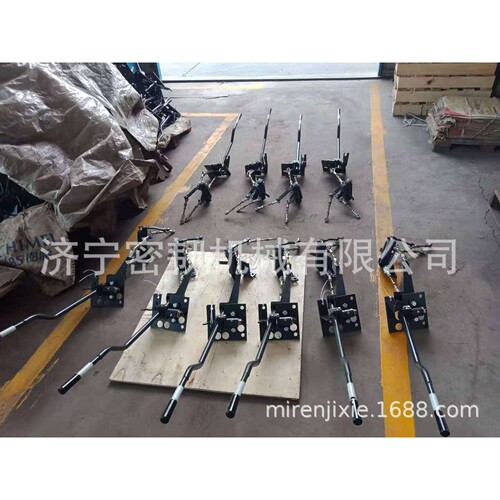 推土机全车配件SD22/SD23/SD32驾驶室门锁总成23Y-56B-12000