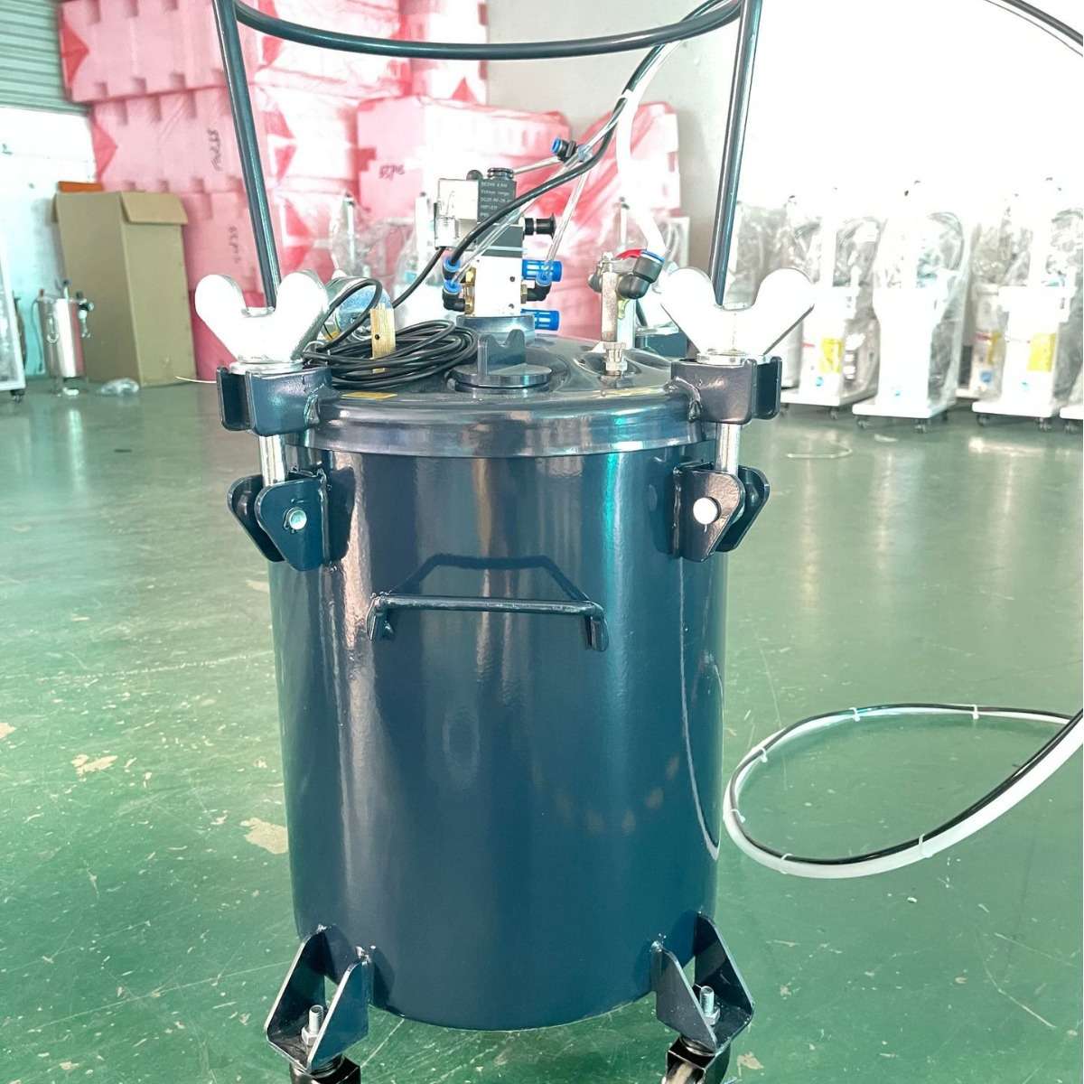 深圳厂家专业生产 20L自动搅拌压力桶 点胶机气动喷漆压力桶