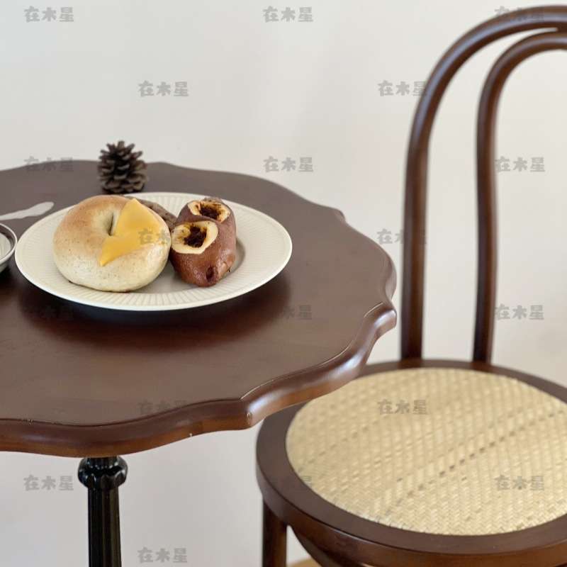 实木咖啡厅桌椅组合美式复古商用餐桌主题西餐厅甜品奶茶店圆桌子