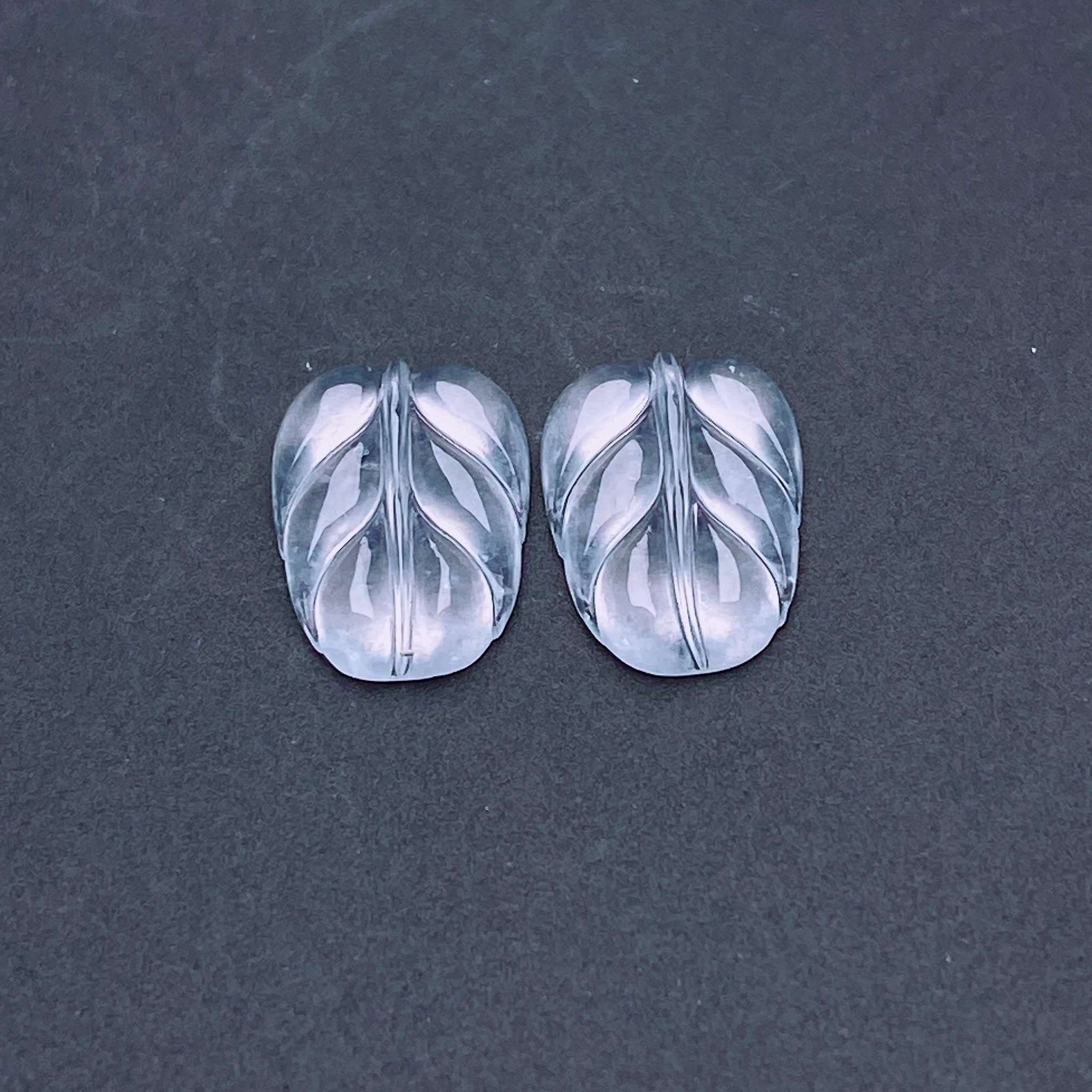 缅甸天然翡翠a货玻璃冰小叶子一对裸石fxj尺寸：12.1-8.6-2.7mm
