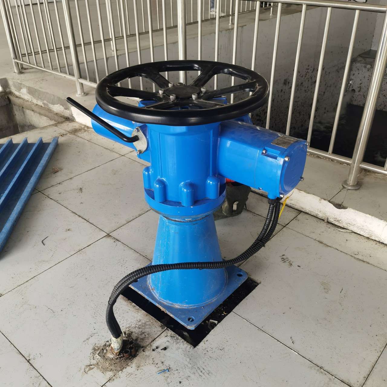 QDA-30手电两用电动头启闭机电动装置执行器PLC远程控制高度显示