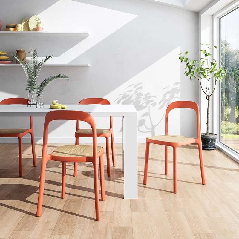 简约家具克莱因蓝餐椅北欧现代简约家用靠背叠放塑料户外阳台椅子