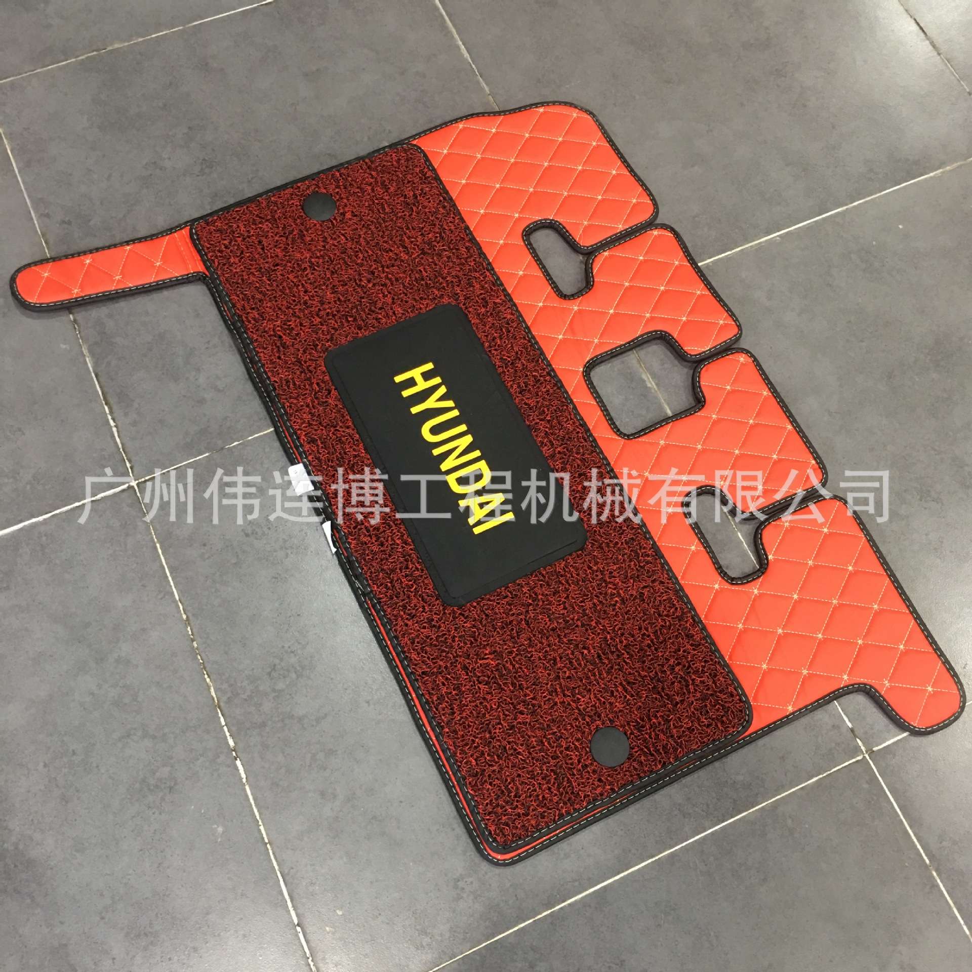 供应 挖掘机脚垫现代R60-7驾驶室踩脚加厚地毯脚垫子 挖机配件