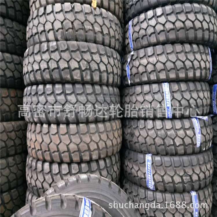 现货供应 14.00R20卡车轮胎 全钢丝轮胎 14.00R20带内胎