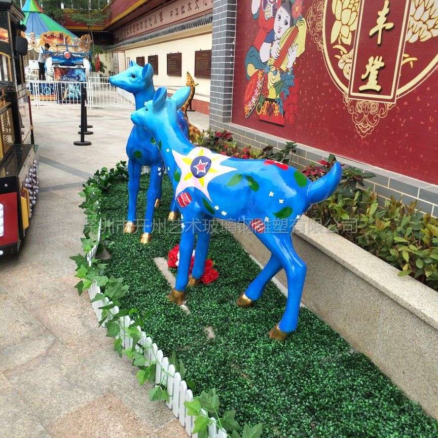 厂家直销玻璃钢彩绘小鹿公园广场雕塑仿真户外景观梅花鹿动物摆件