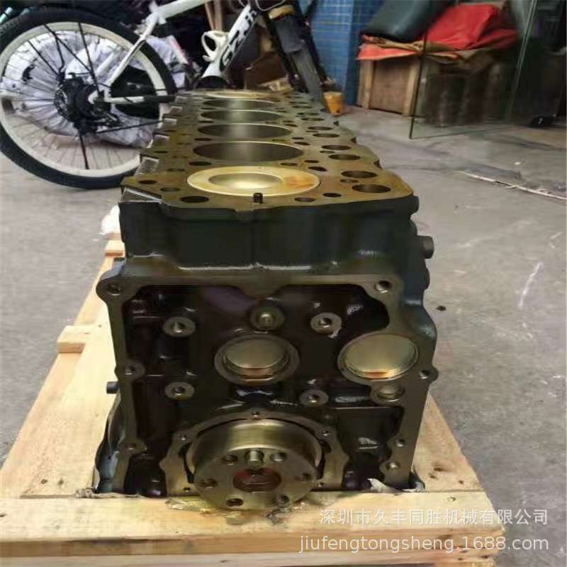神钢200 现代200 加藤820-3 6D31发动机中缸体总成 挖掘机配件