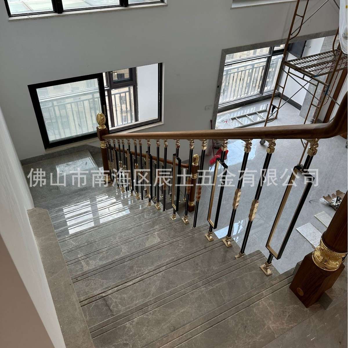 楼梯扶手简约欧式楼梯护栏别墅铜楼梯铝艺浮雕楼梯佛山楼梯扶手