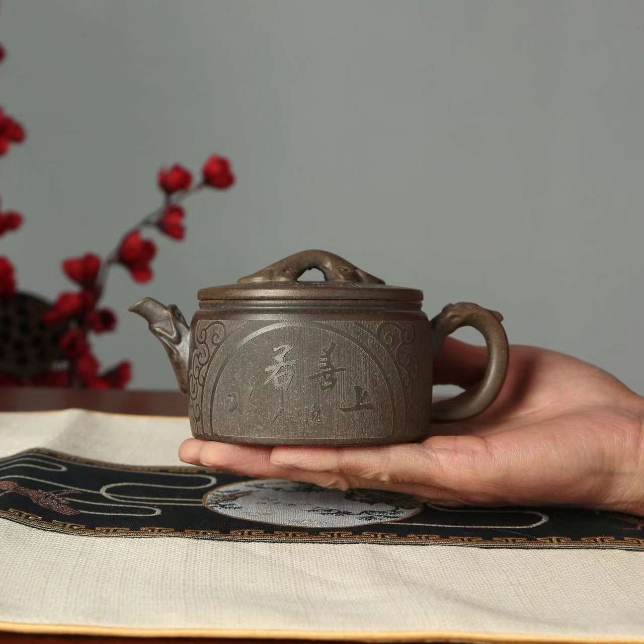 正宗宜兴紫砂壶原矿古铜泥刻绘上善若水如意汉瓦壶家用泡茶壶茶具