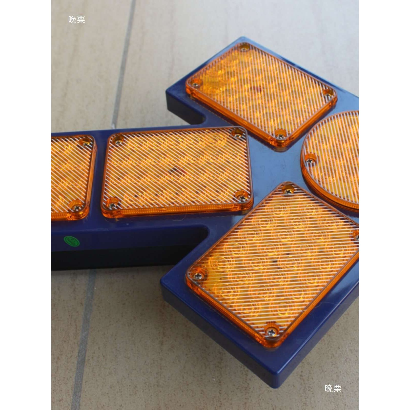 车载蓝底方灯箭头灯124V洒水车诱导灯环卫全黄扫地车频闪灯转向灯