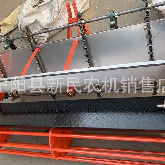 6行螺丝菜播种机4行杏核桃核播种机甘肃宝塔菜播种机拖拉机带动