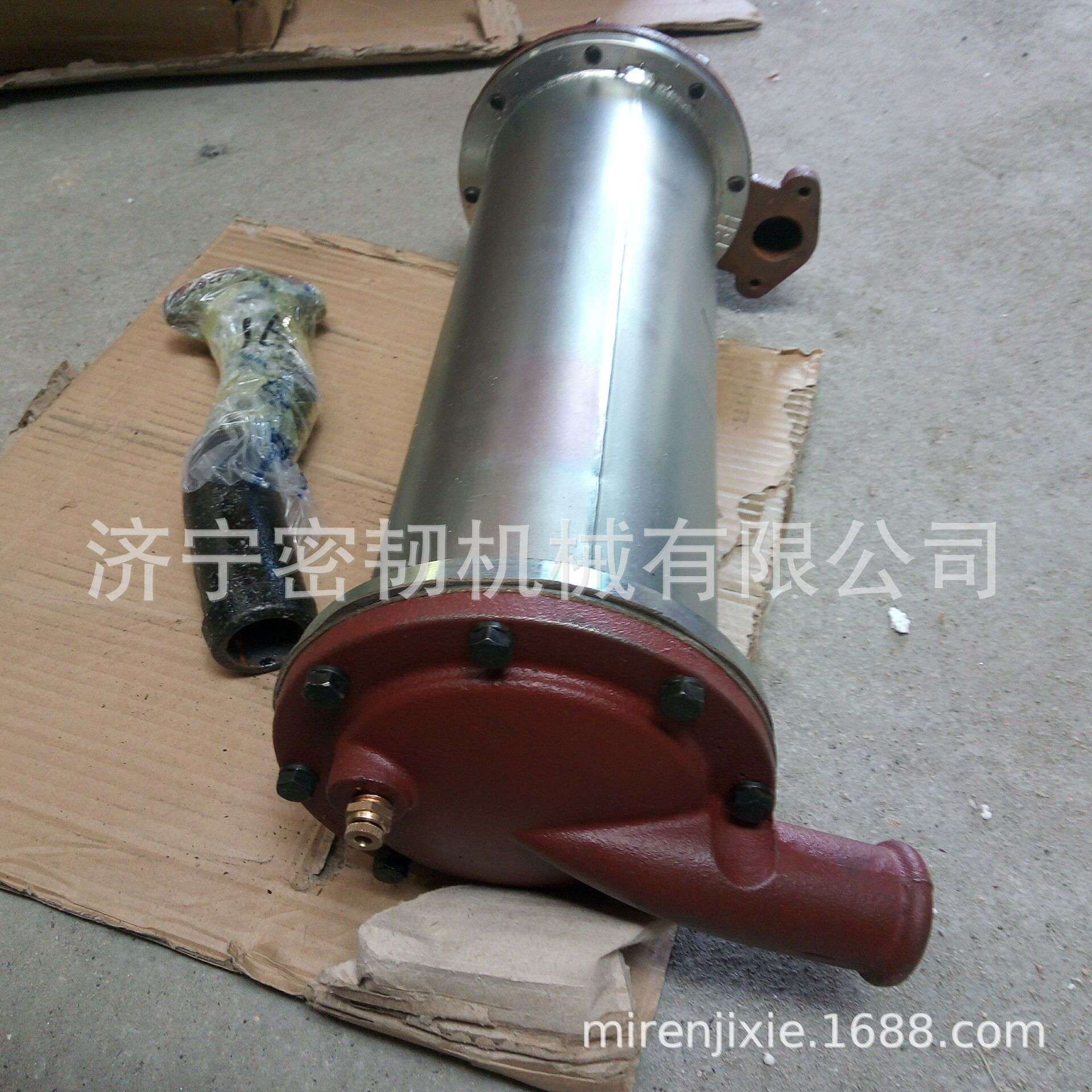 推土机全车配件SD22/SD32机油冷却器3053393