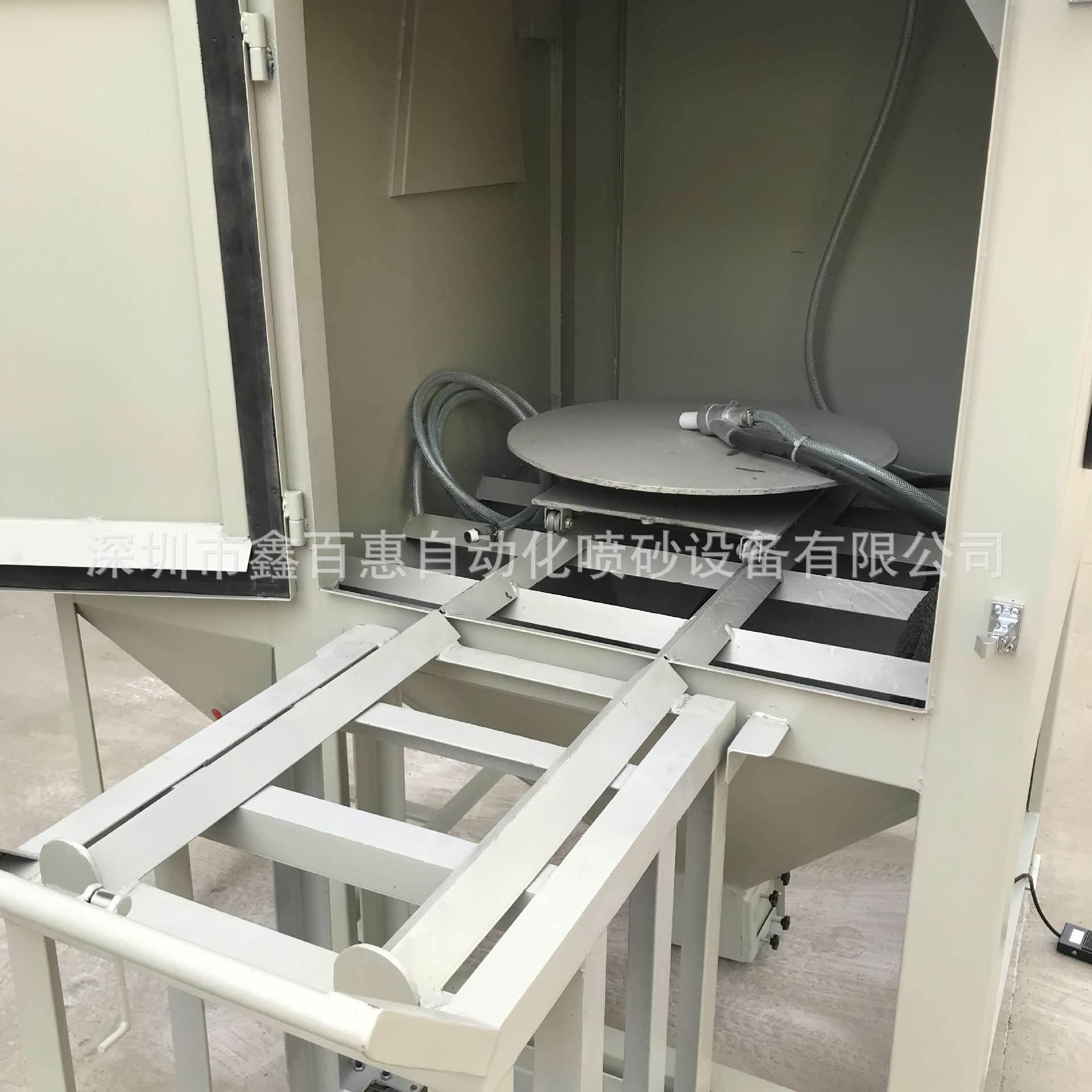 厂家手动喷砂机1010推车转盘喷砂机轮毂发动机外壳模具喷沙机