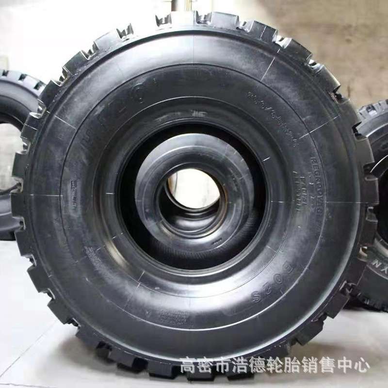 山东工程轮载重卡车轮胎子午线钢丝轮胎 1400R20越野花纹14.00-20