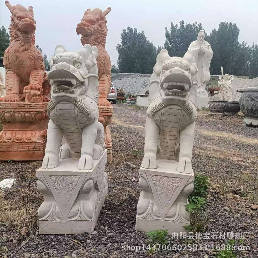 石雕汉白玉麒麟一对门口摆件青石石头手工雕刻麒麟家用厂家