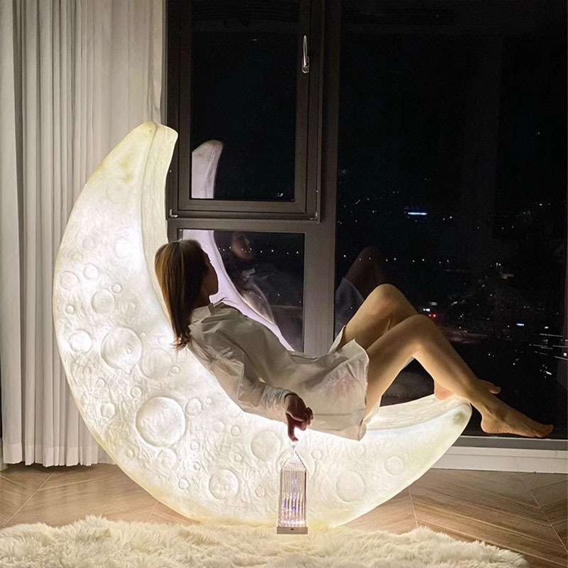 网红发光月亮灯婚庆户外防水月牙太阳能庭院公园商场景观充电坐椅