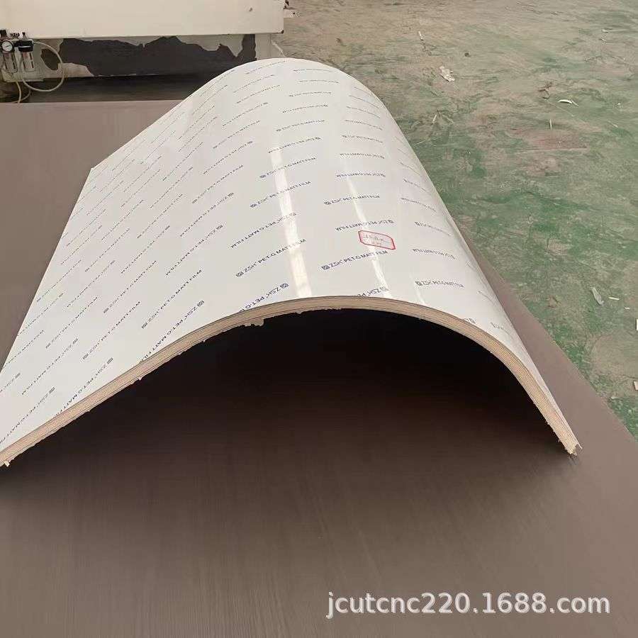源头厂家弯曲木板雕刻机 圆弧造型切割机 圆弧门墙柜铣雕机门墙柜