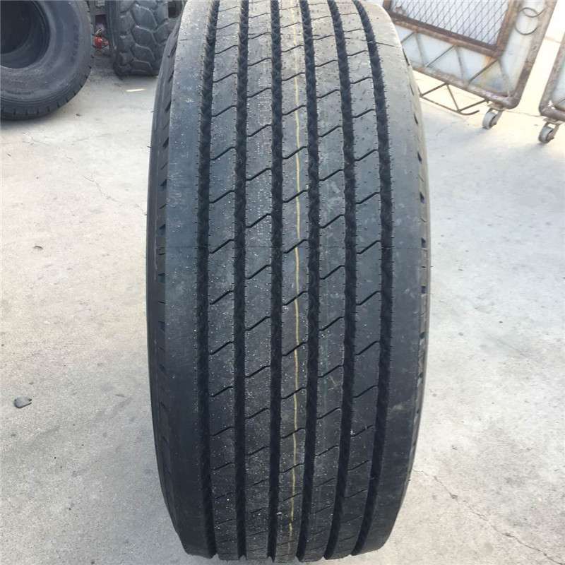 油罐车轮胎445/50 425/ 385/65R22.5 435/50 445/45R19.5全国轮胎