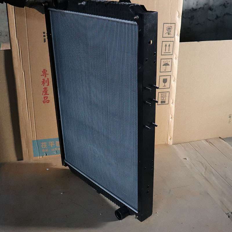三排铝塑波6卡车散热器水箱大运QAA 卡车中冷器散热水箱