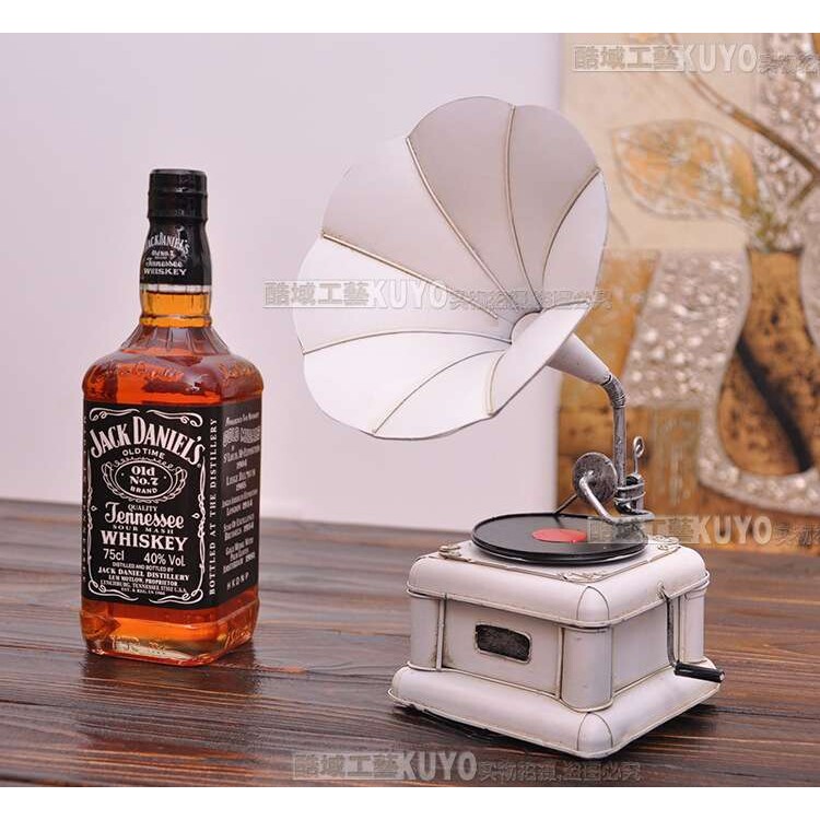 小号复古留声机 黑胶唱机铁艺模型 酒吧咖啡店面装饰摆件道具839s
