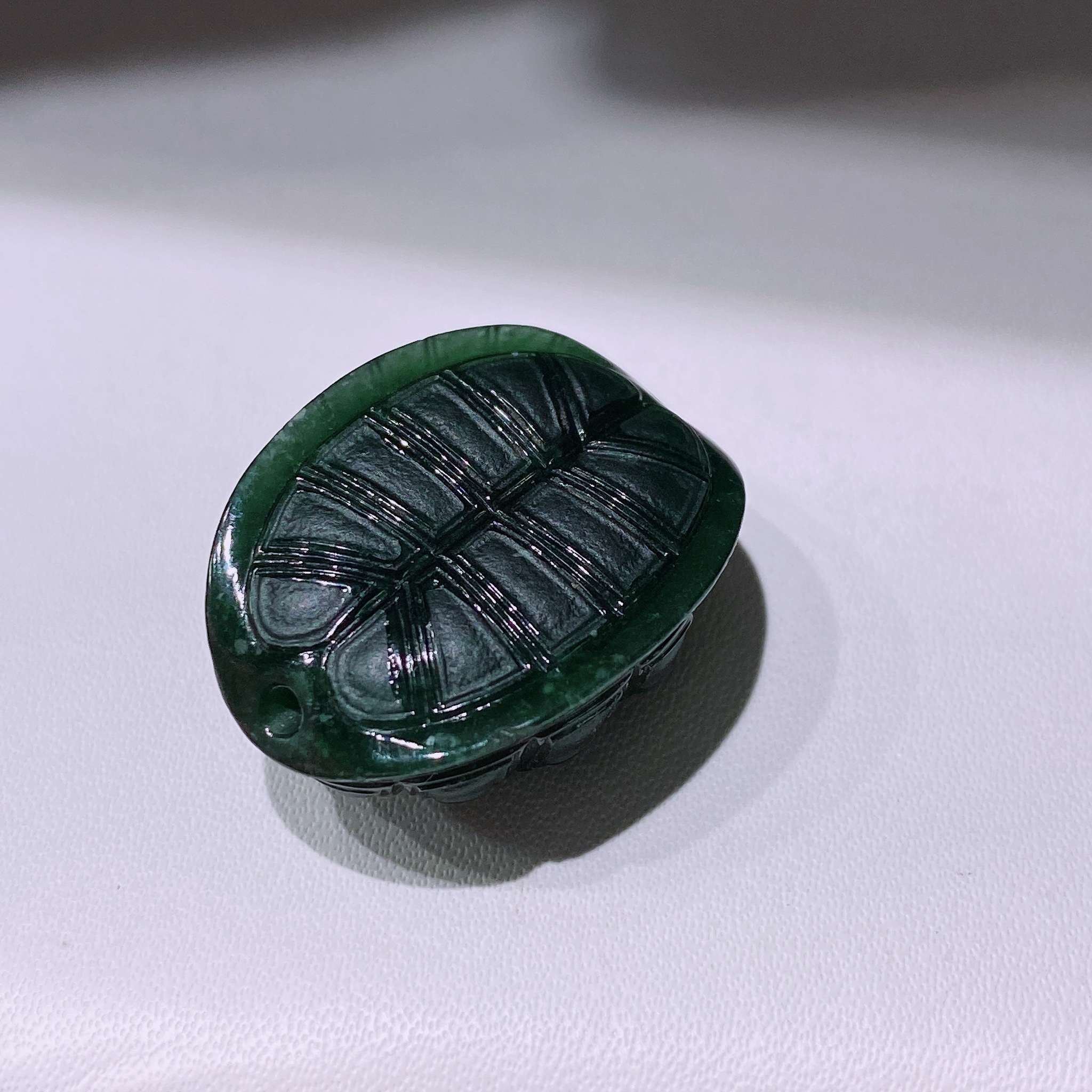 缅甸天然翡翠a货墨翠龟壳背云裸石键盘黑透绿mt卡24.2-17.8-11.6m
