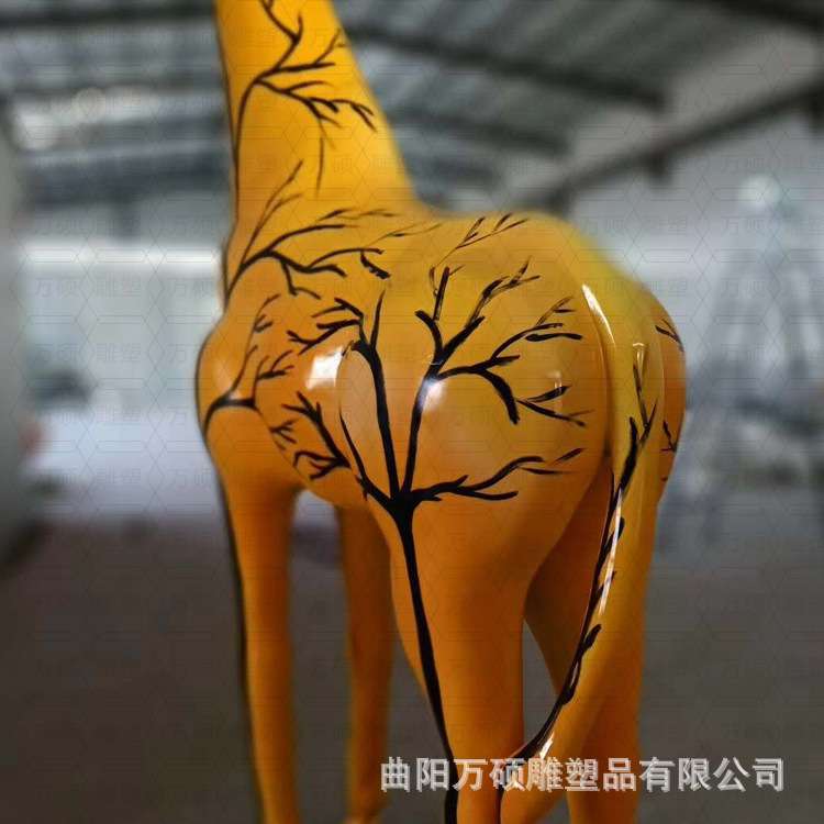 玻璃钢动物雕塑 创意美陈彩绘长颈鹿雕塑装饰摆件 广场商业街小品