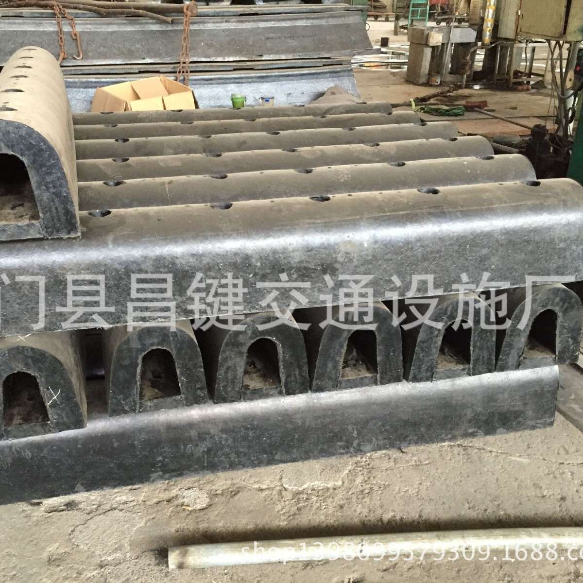 D300*2000L护舷 D型橡胶护舷 卸货平台防撞条 船用吸震缓冲橡胶条
